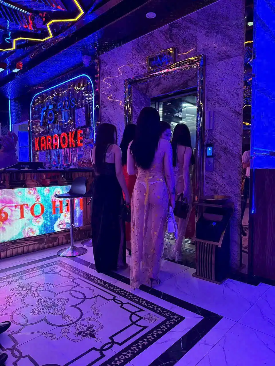 Không gian Karaoke Royal Club